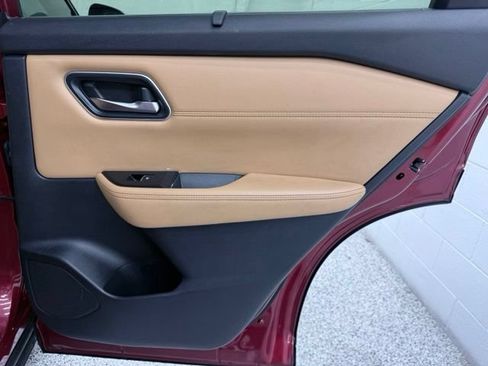 Used 2023 Nissan Rogue Platinum FWD image 20