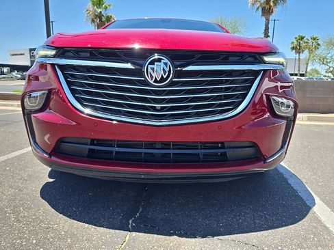 Used 2024 Buick Enclave Essence FWD image 3