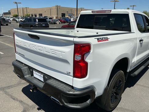 Used 2021 Chevrolet Silverado 1500 LT Trail Boss w/ Convenience Package II AWD/4WD image 22
