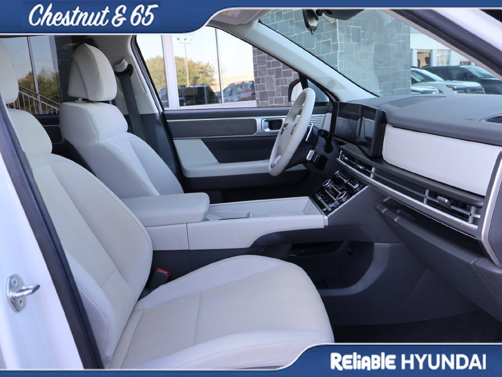 Used 2024 Hyundai Santa Fe SE FWD image 9