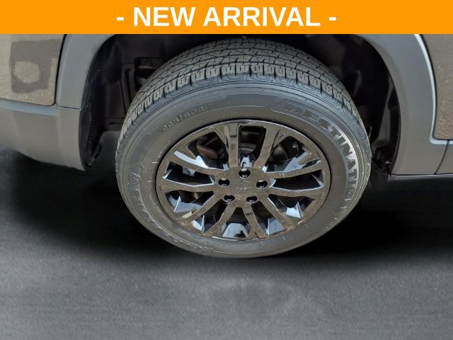 Used 2019 Jeep Cherokee Latitude Plus FWD image 9