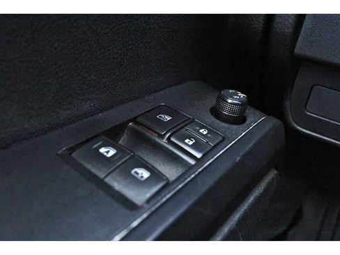 Used 2022 Toyota Tacoma SR AWD/4WD image 15