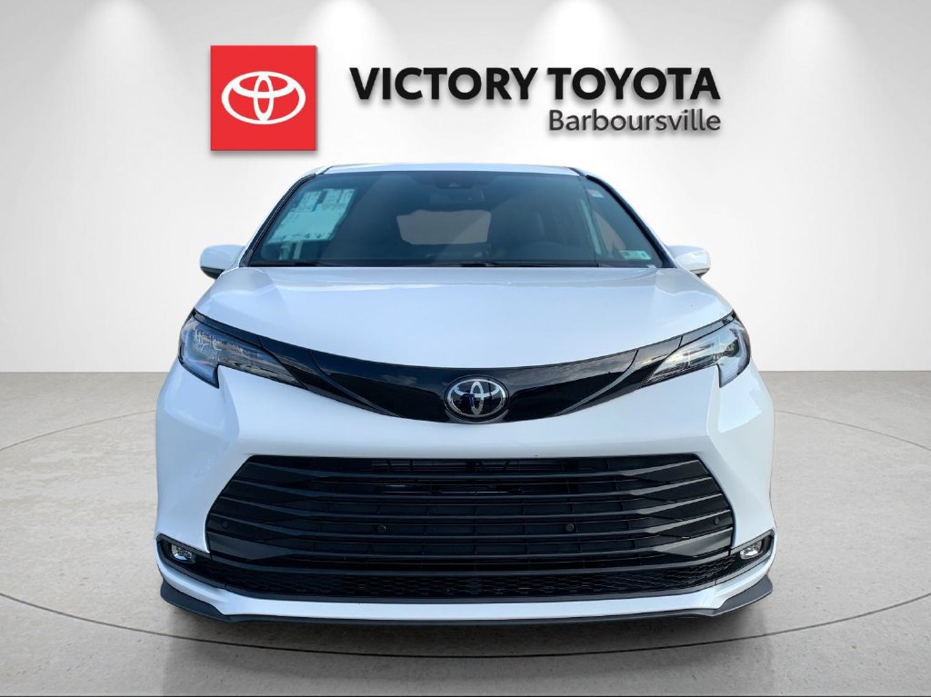 New 2026 Toyota Sienna XLE Woodland Edition AWD/4WD image 8