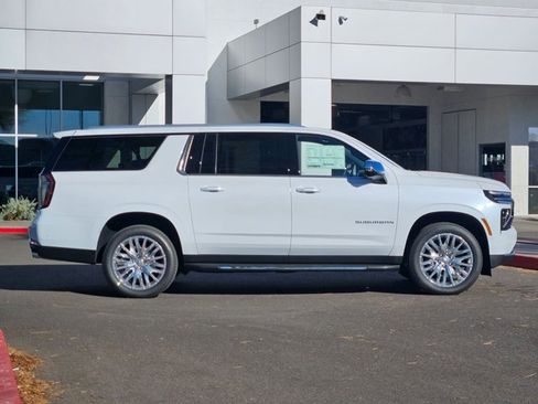 New 2026 Chevrolet Suburban Premier w/ Sun And Tow Package image 5