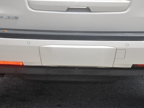 Used 2015 Cadillac Escalade Platinum RWD image 24
