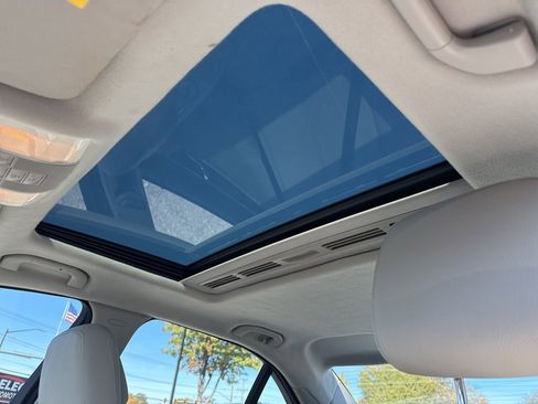 Used 2010 Mercedes-Benz C 300 Sedan image 8