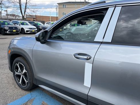 New 2026 Volkswagen Tiguan SE AWD/4WD image 16