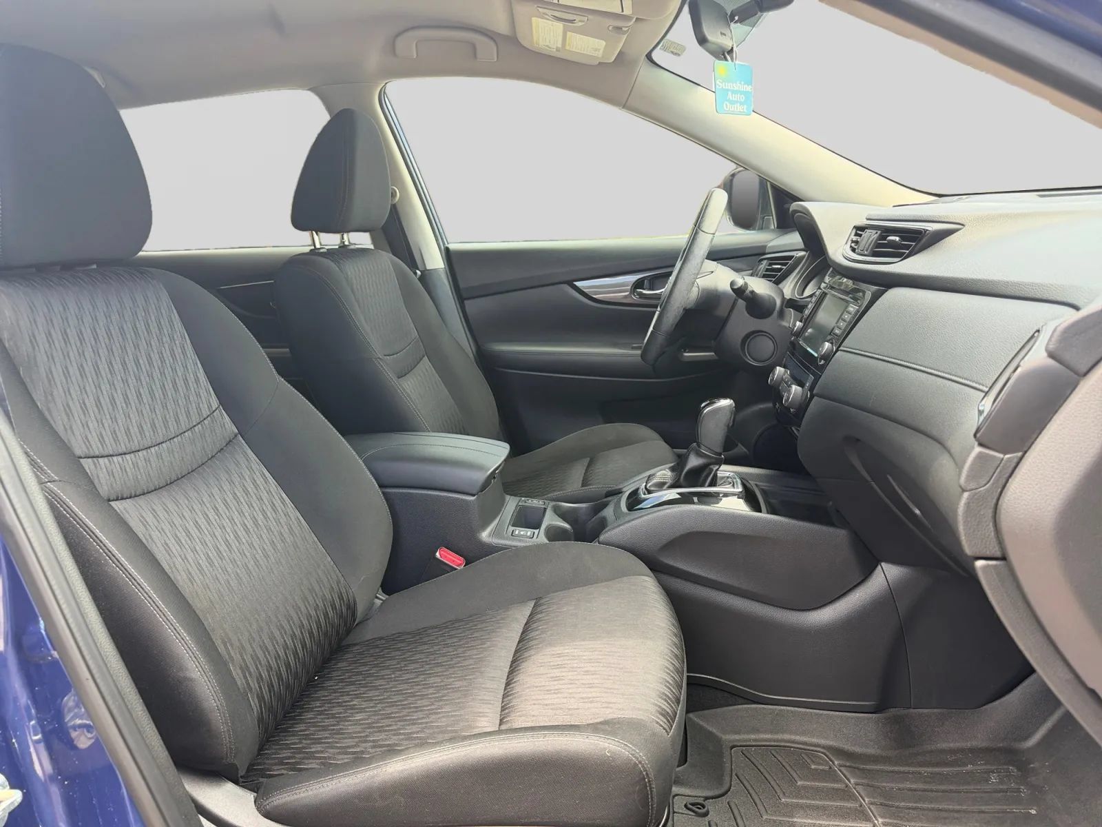 Used 2018 Nissan Rogue SV w/ Premium Package FWD image 15