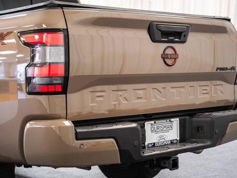 Used 2023 Nissan Frontier PRO-4X w/ Pro Convenience Package AWD/4WD image 6