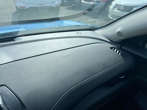 Used 2025 Nissan Sentra SV image 34