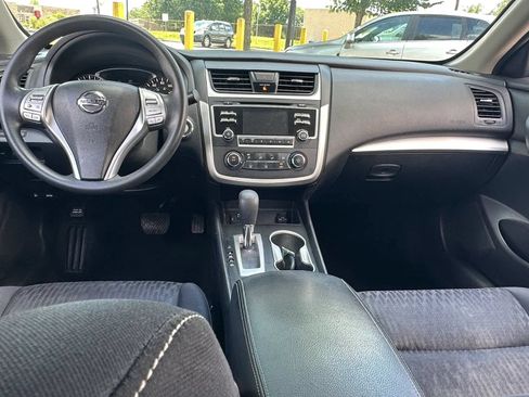 Used 2017 Nissan Altima 2.5 SV FWD image 15