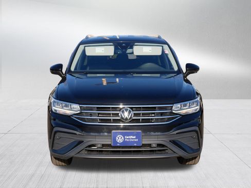 Used 2023 Volkswagen Tiguan SE AWD/4WD image 2