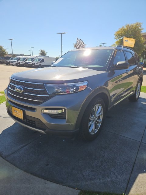 Certified 2021 Ford Explorer XLT w/ Equipment Group 202A RWD image 3