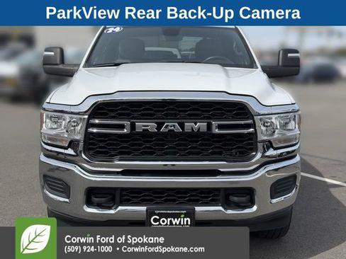 Used 2024 RAM 2500 Tradesman w/ Chrome Appearance Group AWD/4WD image 7