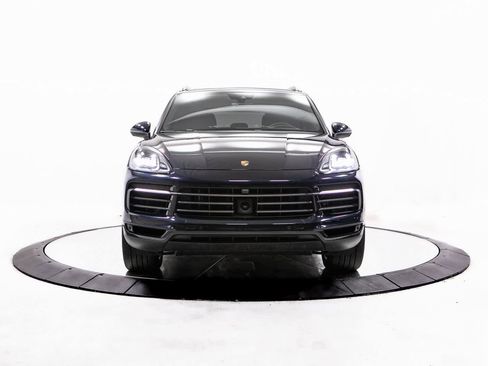 Certified 2023 Porsche Cayenne Platinum Edition w/ Assistance Package image 10