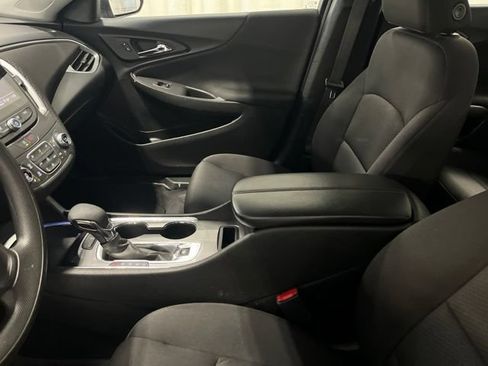 Used 2023 Chevrolet Malibu LT FWD image 18