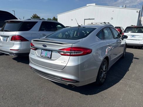 Used 2017 Ford Fusion SE w/ Equipment Group 201A FWD image 5