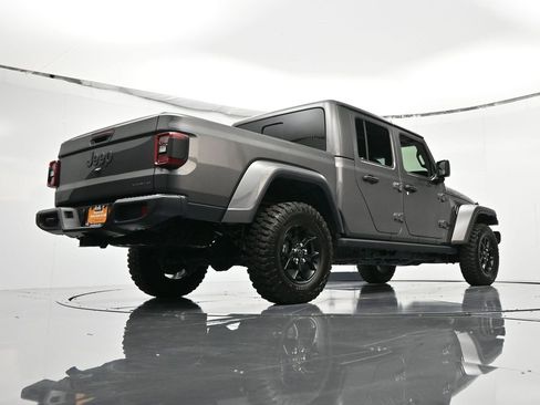 Certified 2025 Jeep Gladiator Sport image 46