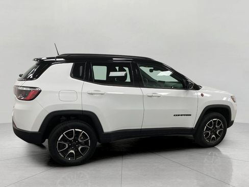Used 2025 Jeep Compass Trailhawk w/ Trailer Tow Group image 3