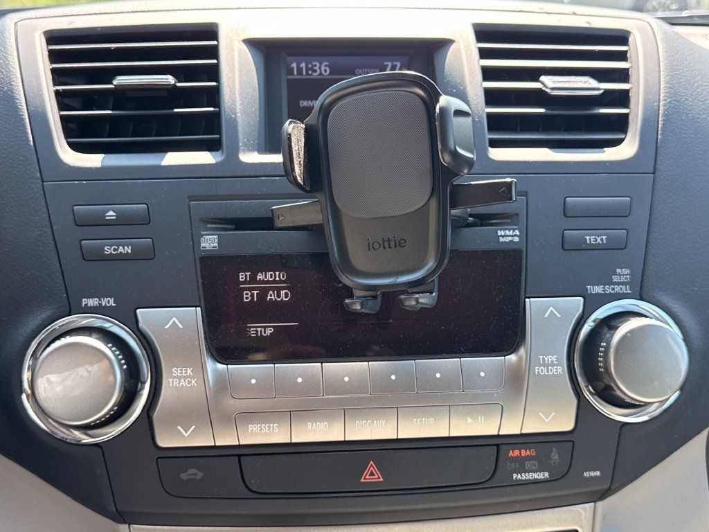 Used 2012 Toyota Highlander 4WD w/ Tech Pkg image 24