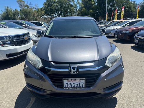 Used 2016 Honda HR-V LX image 2