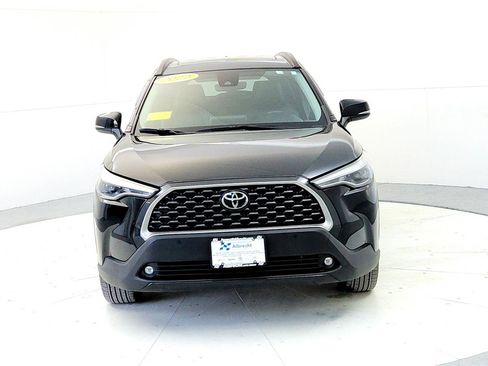 Used 2022 Toyota Corolla Cross XLE image 8