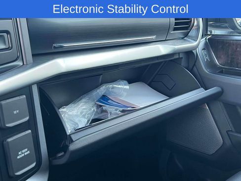 Used 2023 Ford F150 Lariat w/ Equipment Group 502A High image 31