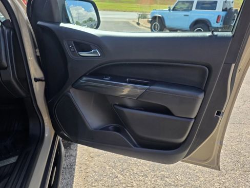Used 2022 GMC Canyon AT4 AWD/4WD image 16
