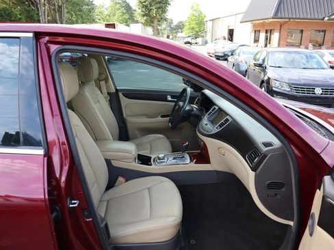 Used 2012 Hyundai Genesis 3.8 w/ Premium Pkg image 16