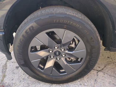 Used 2024 Ford F150 Lightning Lariat image 11