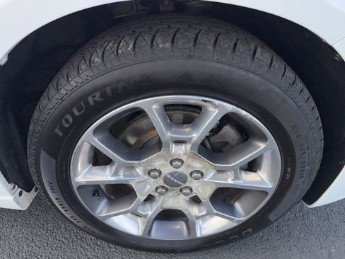 Used 2017 Dodge Charger SXT image 25