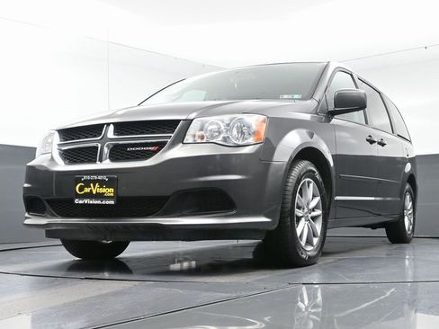 Used 2017 Dodge Grand Caravan SE image 44