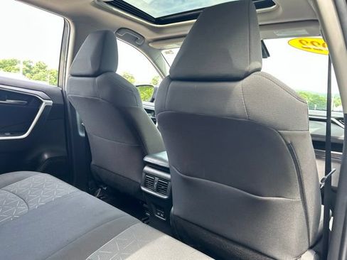 Certified 2022 Toyota RAV4 XLE w/ Convenience Package AWD/4WD image 36
