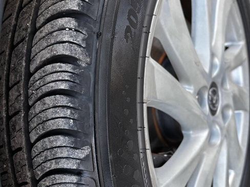 Used 2015 MAZDA MAZDA5 Sport image 4