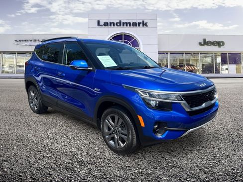 Used 2023 Kia Seltos S w/ Navigation Package AWD/4WD image 20