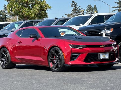 Used 2018 Chevrolet Camaro SS RWD image 1