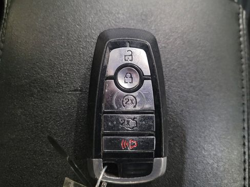 Used 2019 Ford Fusion SEL FWD image 32