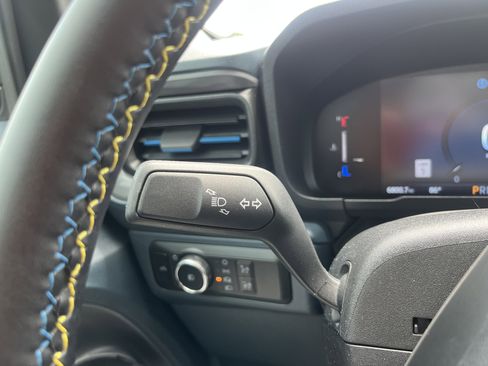 Used 2025 Ford Maverick Lobo AWD/4WD image 22