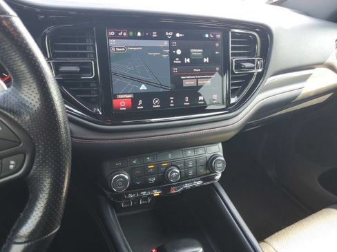 Used 2024 Dodge Durango GT RWD image 16
