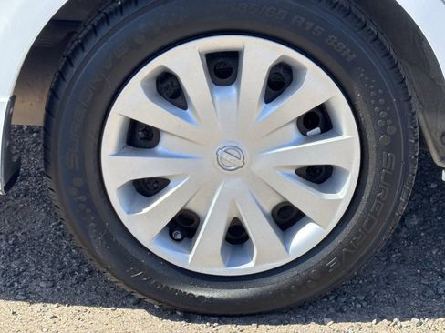 Used 2016 Nissan Versa SV FWD image 10