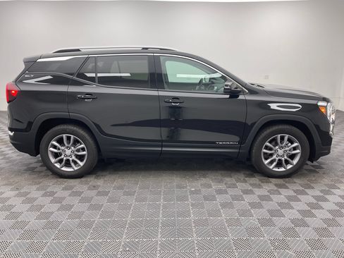 Used 2024 GMC Terrain SLT w/ Infotainment Package II AWD/4WD image 7