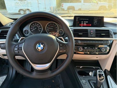 Used 2018 BMW 330i Sedan RWD image 12