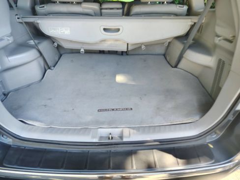 Used 2012 Toyota Highlander SE w/ Tow Pkg FWD image 18