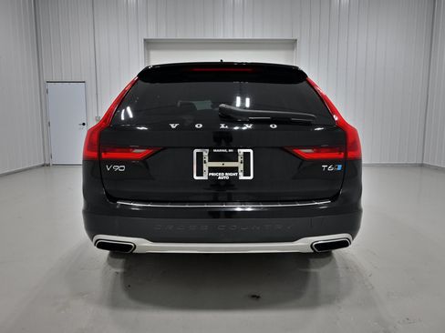 Used 2018 Volvo V90 T6 Cross Country w/ Convenience Package AWD/4WD image 32