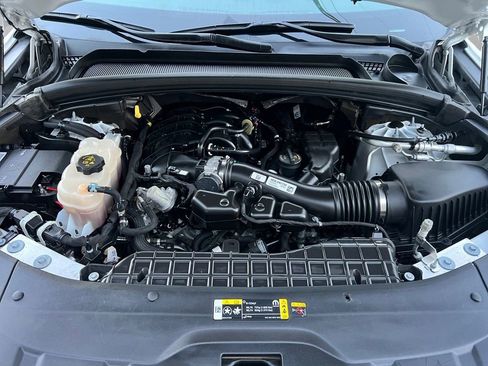 Used 2023 Jeep Grand Cherokee Limited w/ Luxury Tech Group II image 41