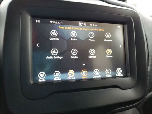 Used 2019 Jeep Renegade Latitude w/ Cold Weather Group image 22