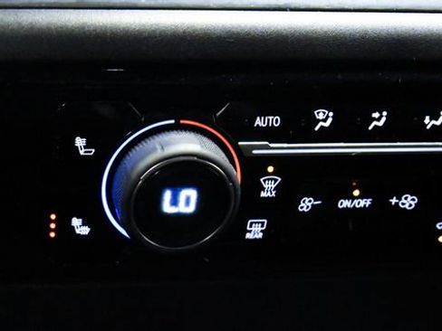 Used 2023 Chevrolet Silverado 1500 LT image 21