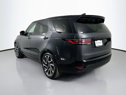 Certified 2025 Land Rover Discovery Dynamic SE image 9