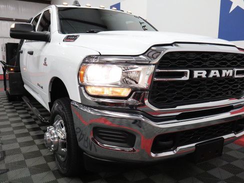 Used 2022 RAM 3500 Tradesman w/ Chrome Appearance Group AWD/4WD image 35