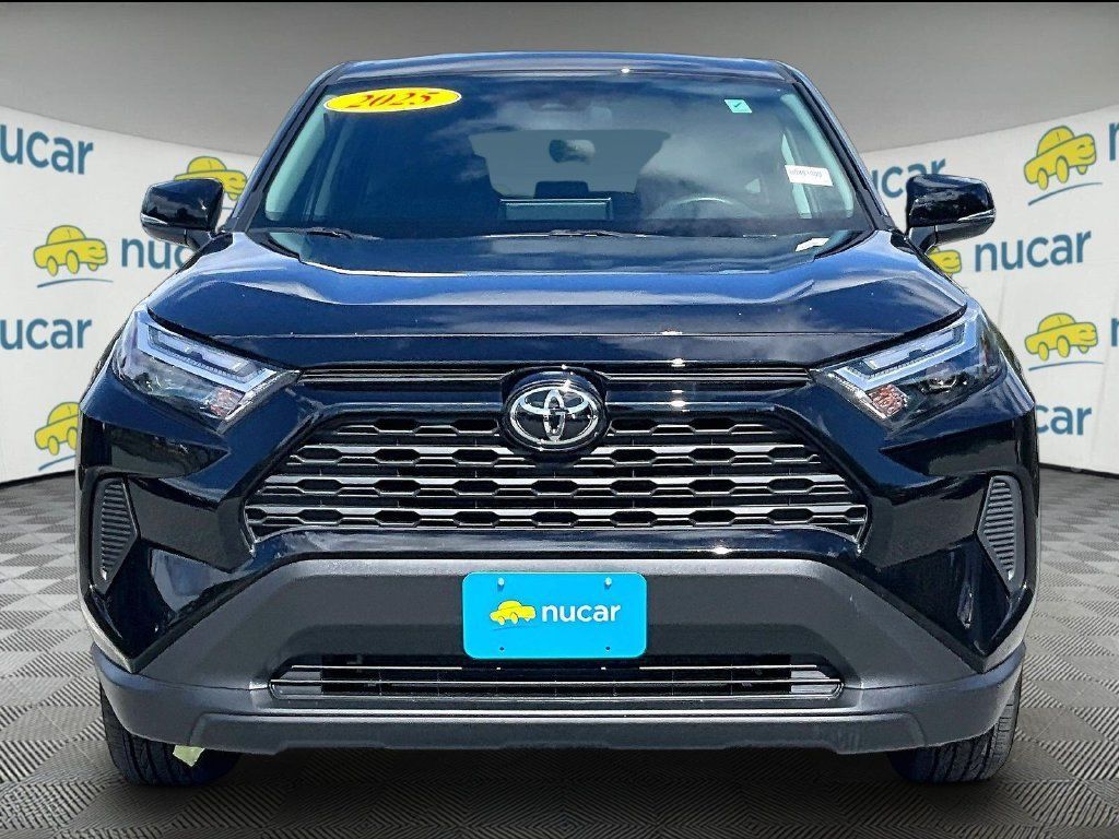 Used 2025 Toyota RAV4 LE AWD/4WD image 2